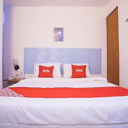 Oyo 43963 T Signature Hotel Petaling Jaya Exteriör bild