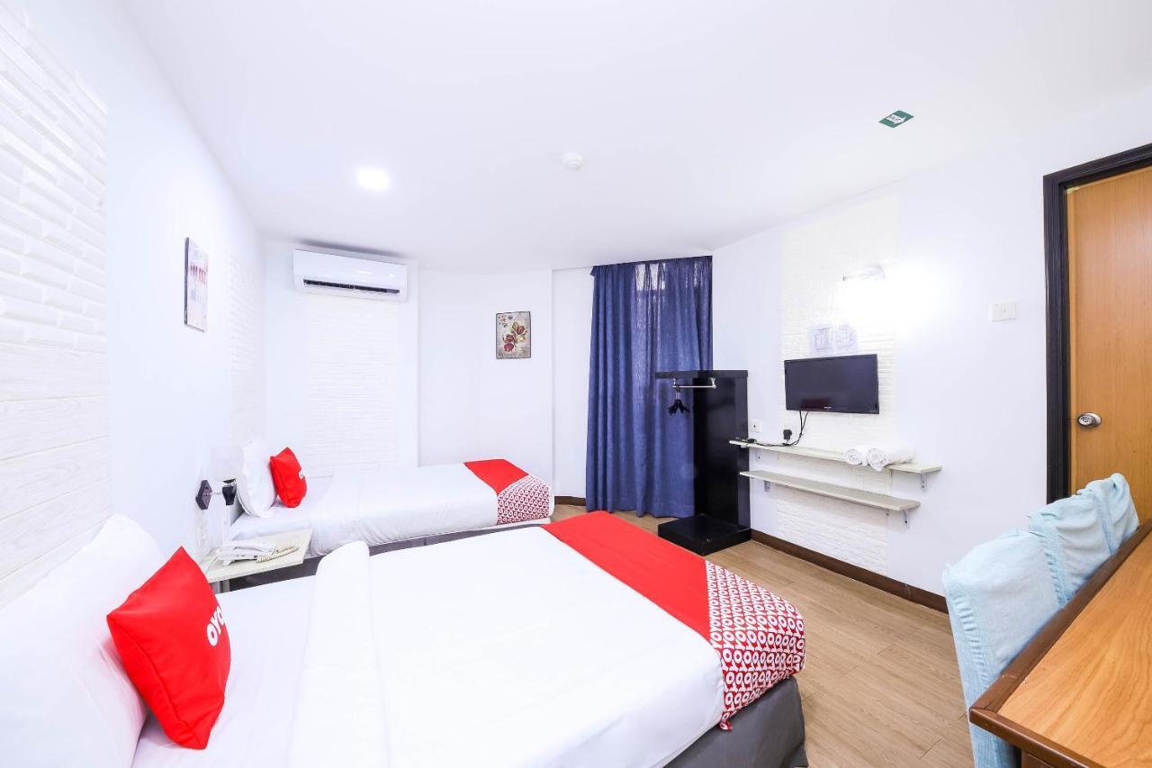 Oyo 43963 T Signature Hotel Petaling Jaya Exteriör bild