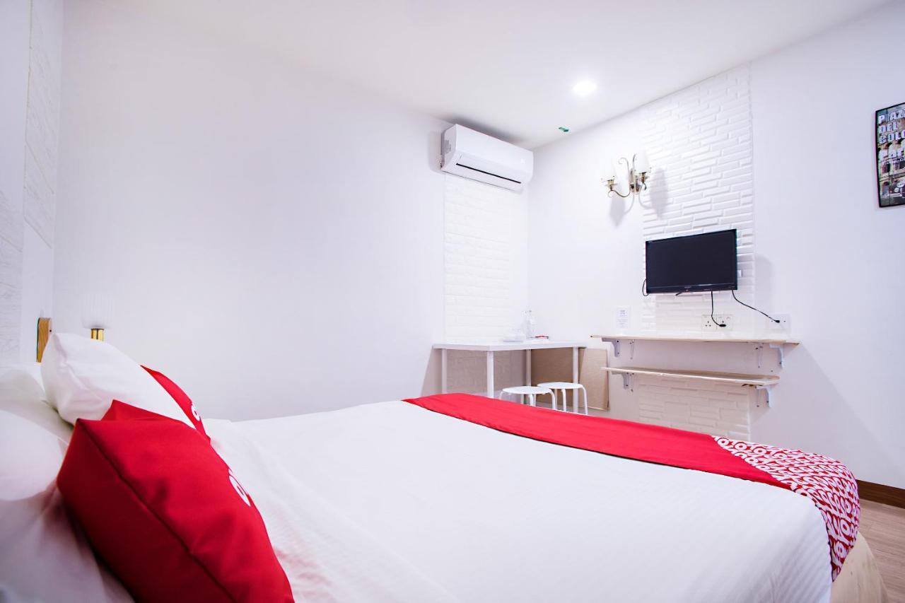 Oyo 43963 T Signature Hotel Petaling Jaya Exteriör bild