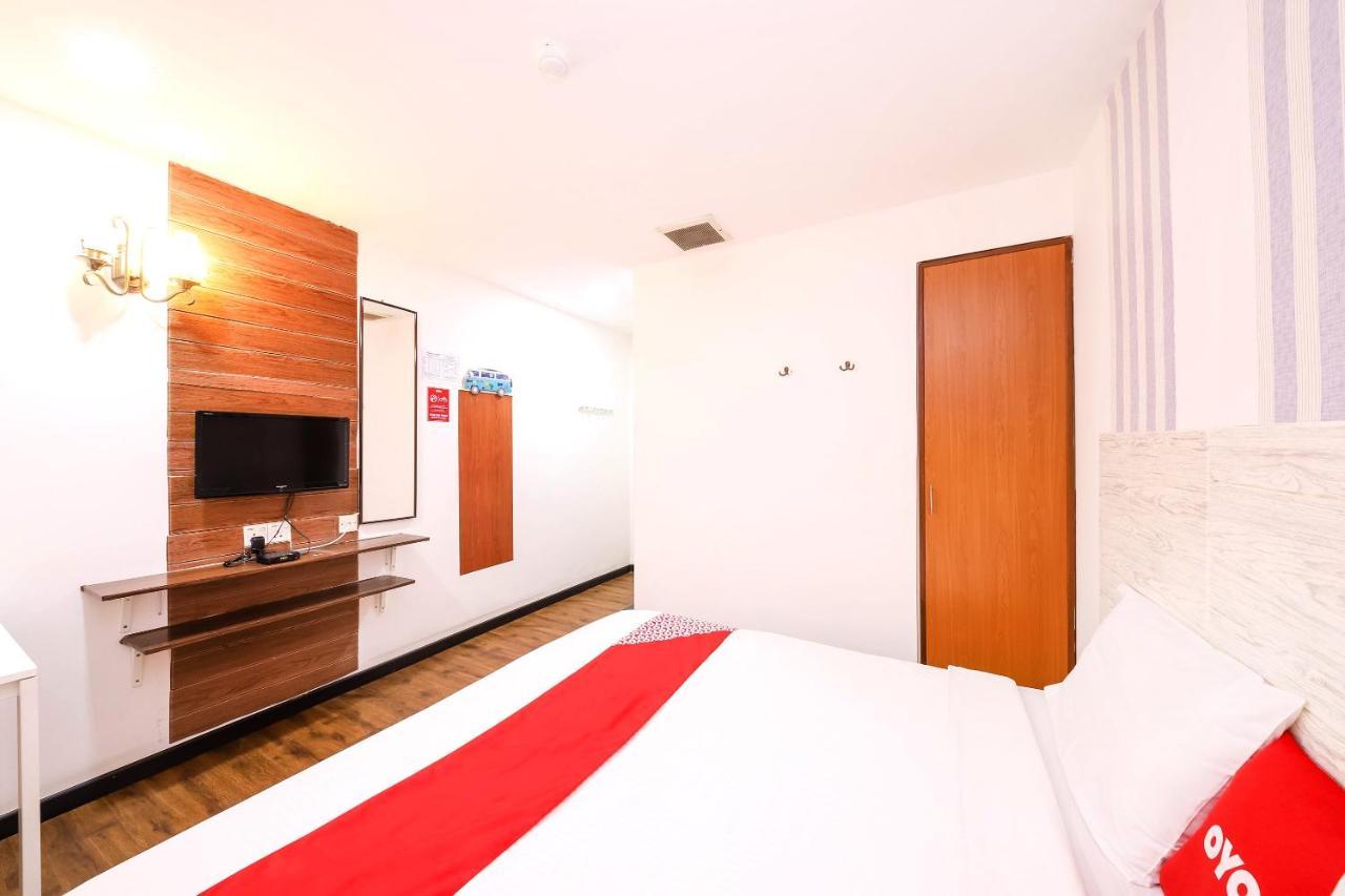 Oyo 43963 T Signature Hotel Petaling Jaya Exteriör bild