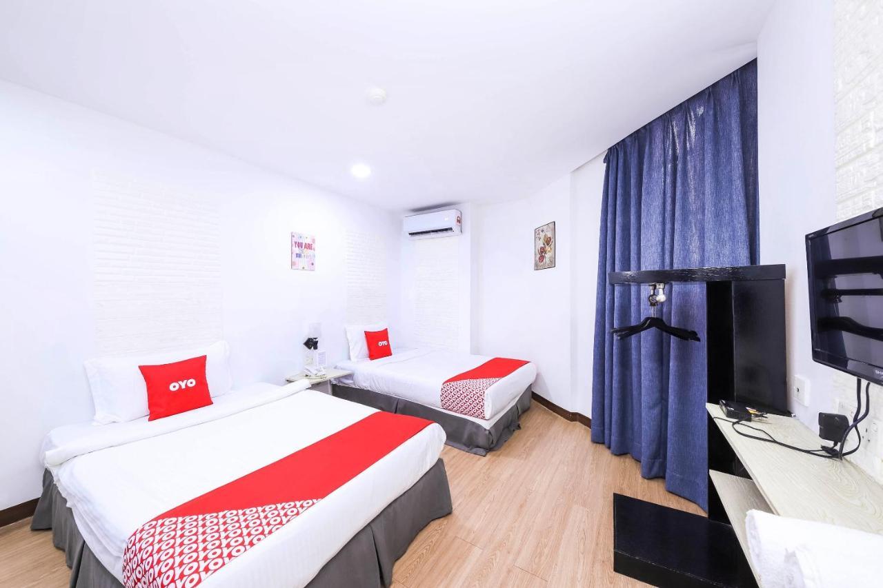 Oyo 43963 T Signature Hotel Petaling Jaya Exteriör bild