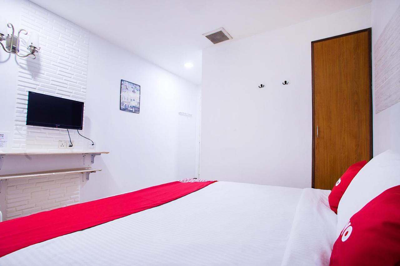 Oyo 43963 T Signature Hotel Petaling Jaya Exteriör bild