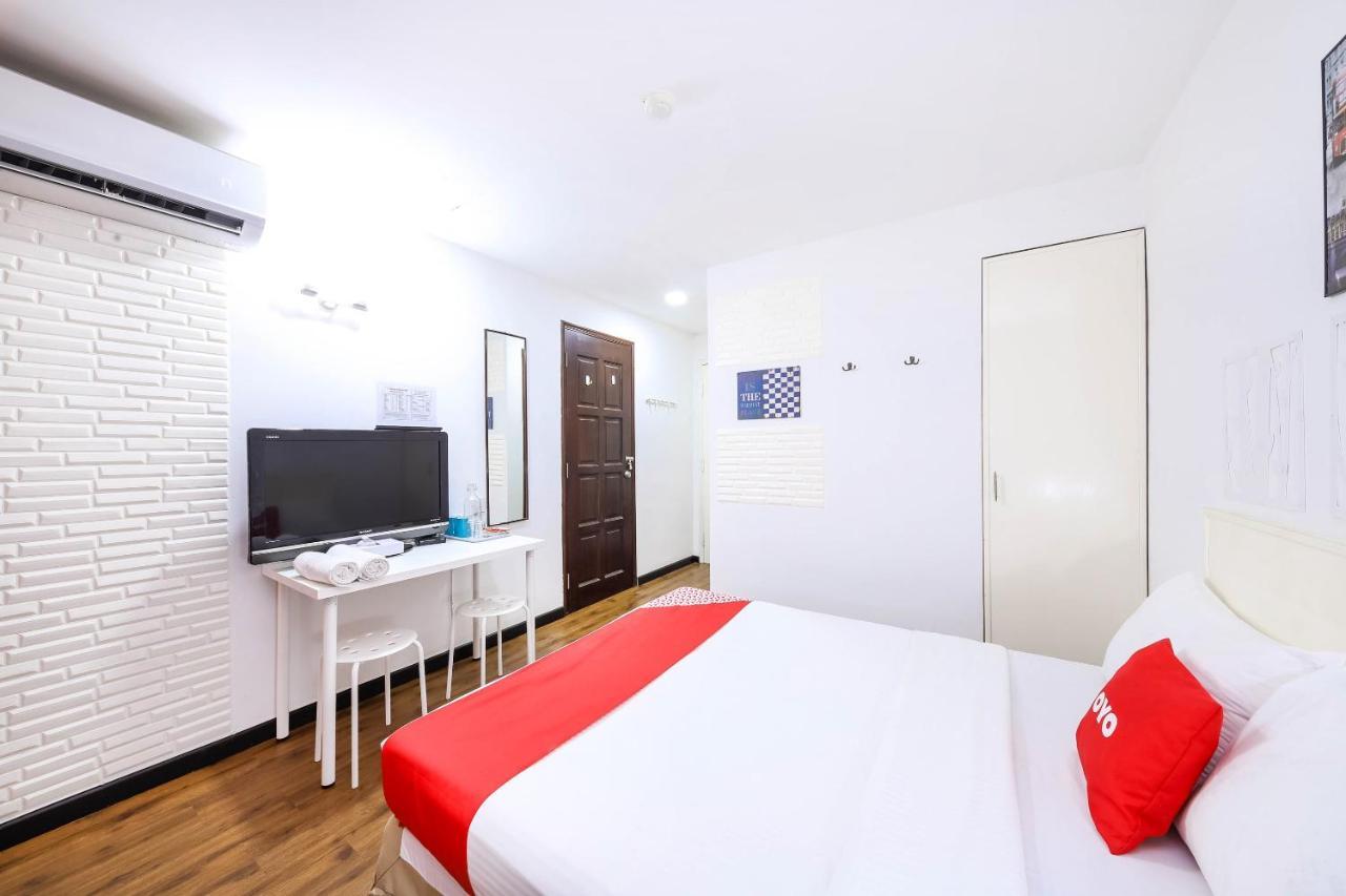 Oyo 43963 T Signature Hotel Petaling Jaya Exteriör bild
