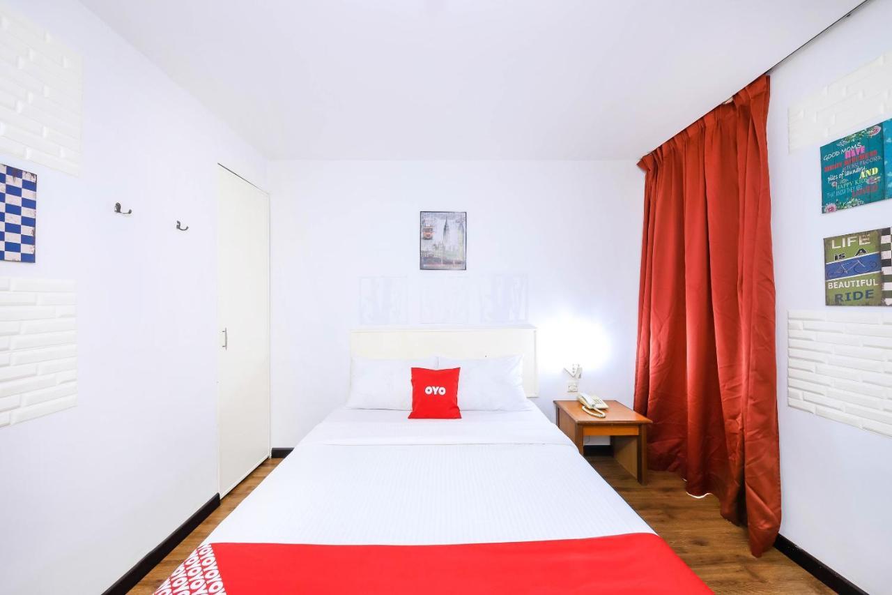 Oyo 43963 T Signature Hotel Petaling Jaya Exteriör bild