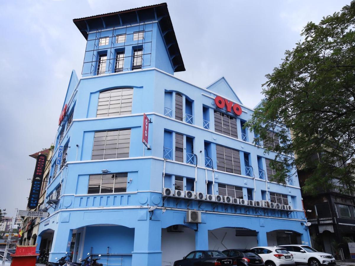 Oyo 43963 T Signature Hotel Petaling Jaya Exteriör bild
