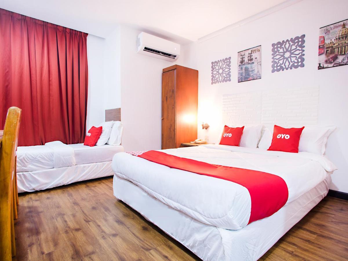 Oyo 43963 T Signature Hotel Petaling Jaya Exteriör bild