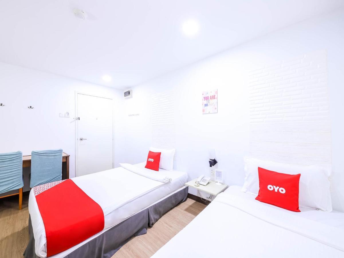 Oyo 43963 T Signature Hotel Petaling Jaya Exteriör bild