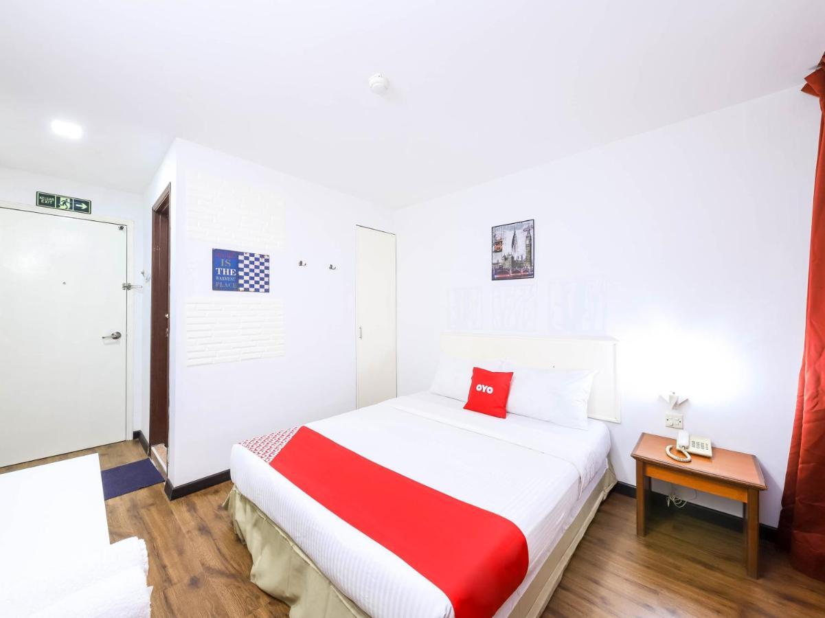 Oyo 43963 T Signature Hotel Petaling Jaya Exteriör bild