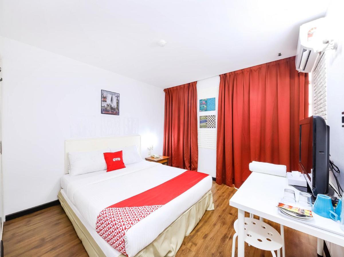 Oyo 43963 T Signature Hotel Petaling Jaya Exteriör bild